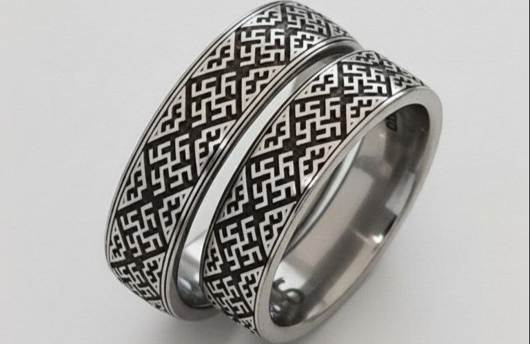 Kvit_paporoti_titan_ring Жіноча титанова каблучка прямокутного профілю з гравіюванням Квіт Папороті»