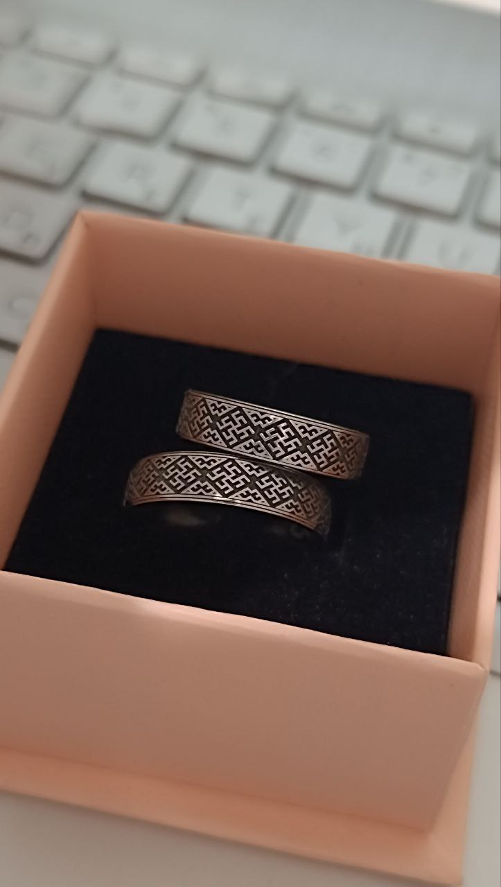 Kvit_paporoti_titan_ring._boxjpg